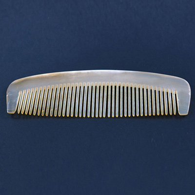 HORN COMB