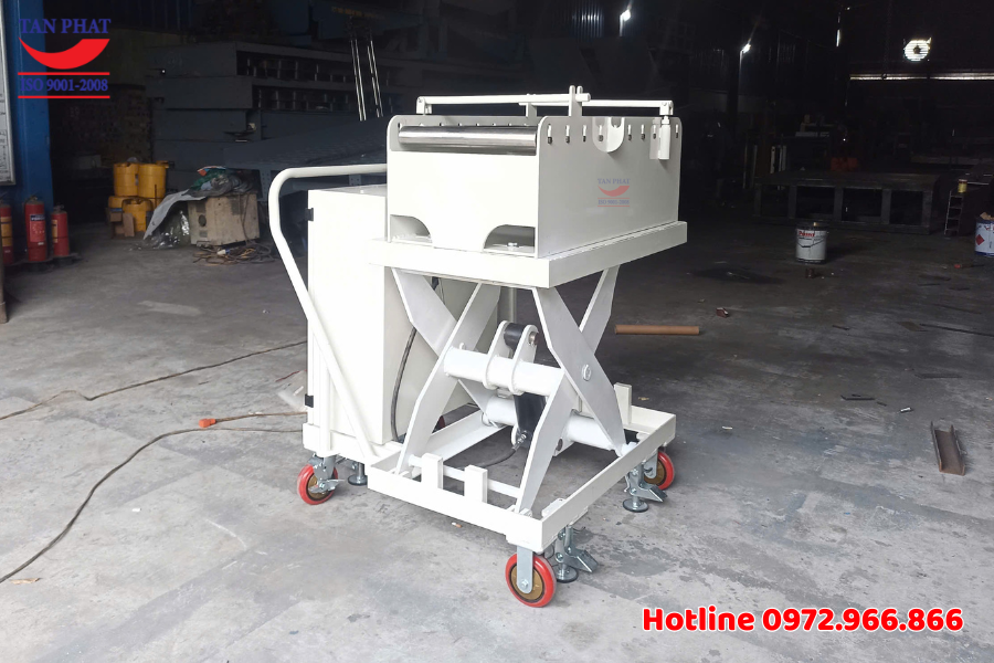 Bàn nâng thủy lực