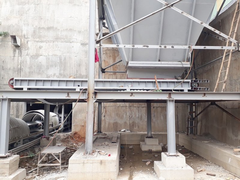 Băng tải định lượng trong nhà máy xi măng