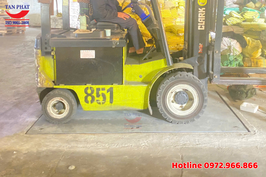 Cân sàn điện tử