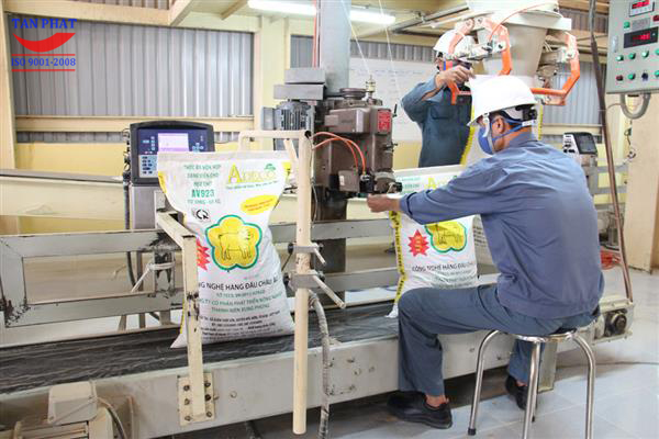 Cân đóng bao sản xuất theo dây chuyền