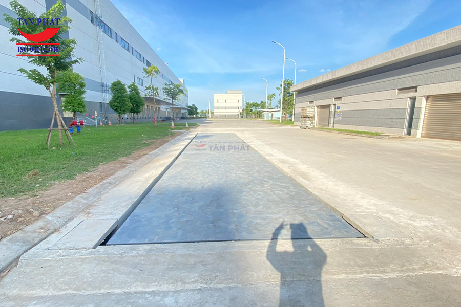 Trạm cân điện tử 60 tấn dài 18m lắp đặt kiểu chìm cho quý khách hàng tại Hưng Yên.