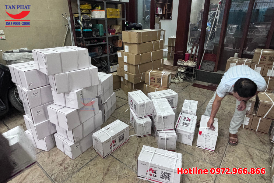 Lô thiết bị cân Keli cập bến kho Tân Phát