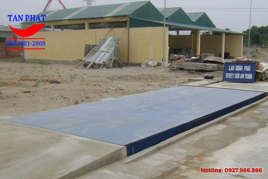 Trạm cân điện tử 40 tấn lắp đặt nửa nổi nửa chìm