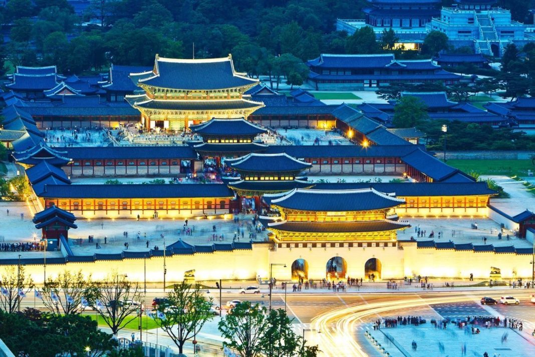 Tham quan cung điện Hàn Quốc vào ban đêm có gì thú vị??