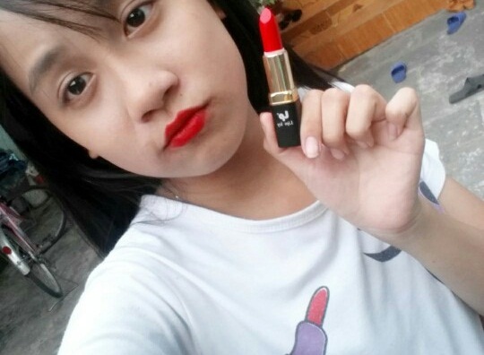 son dưỡng môi không chì lp