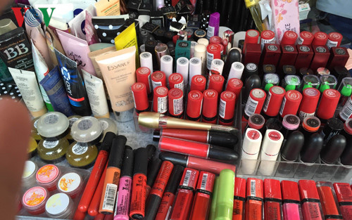 son dưỡng môi không chì lp son lì không chì