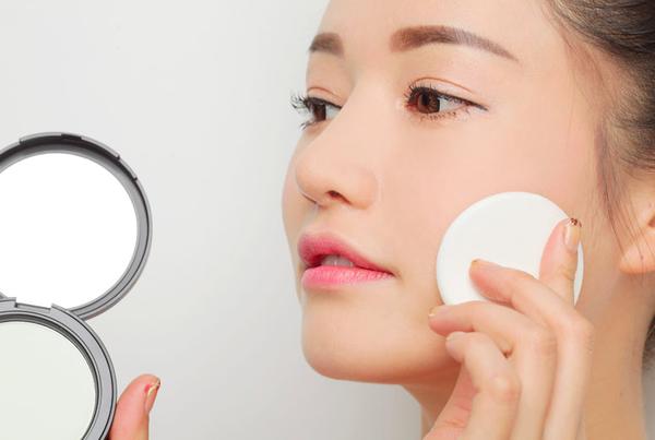 trang điểm đẹp son dưỡng môi có màu