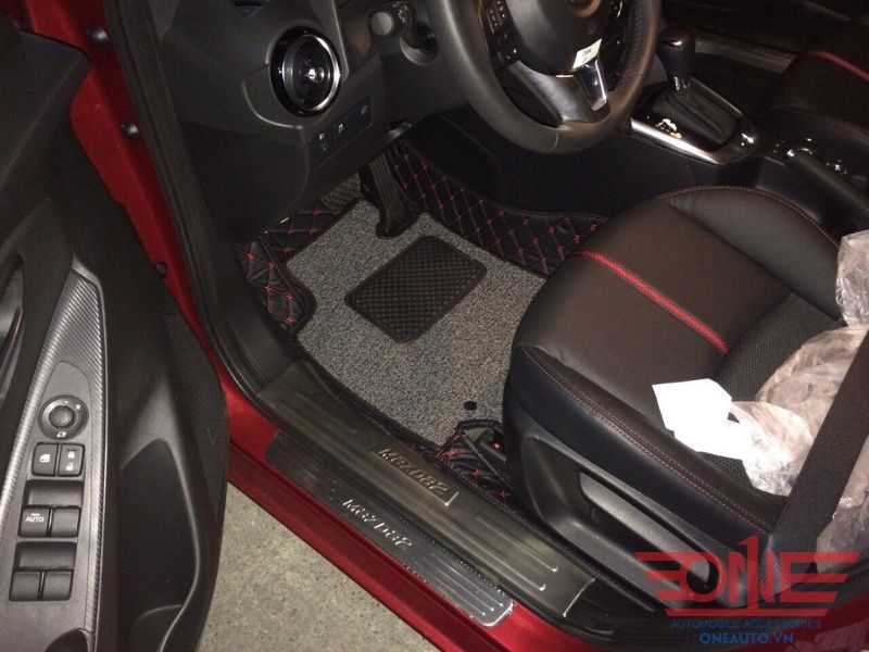 anh-lap-dat-san-pham-lot-san-o-to-mazda-2-ghe-tai