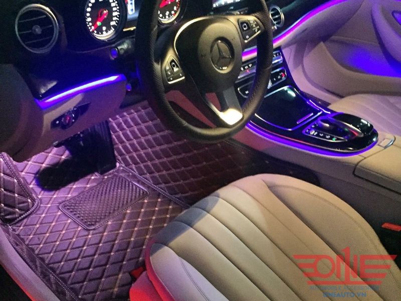 anh-lap-dat-tham-lot-san-o-to-mecr-e250-ghe-tai