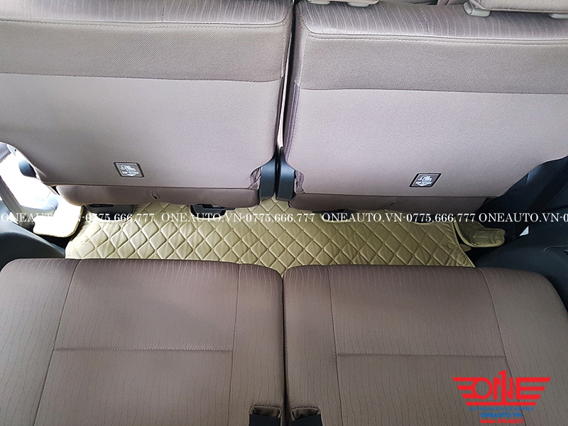 tham-lot-san-oto-toyota-avanza-ghe-cuoi