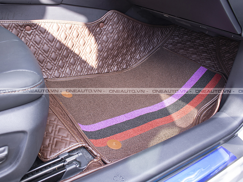 tham-lot-san-oto-toyota-camry-2020-ghe-phu