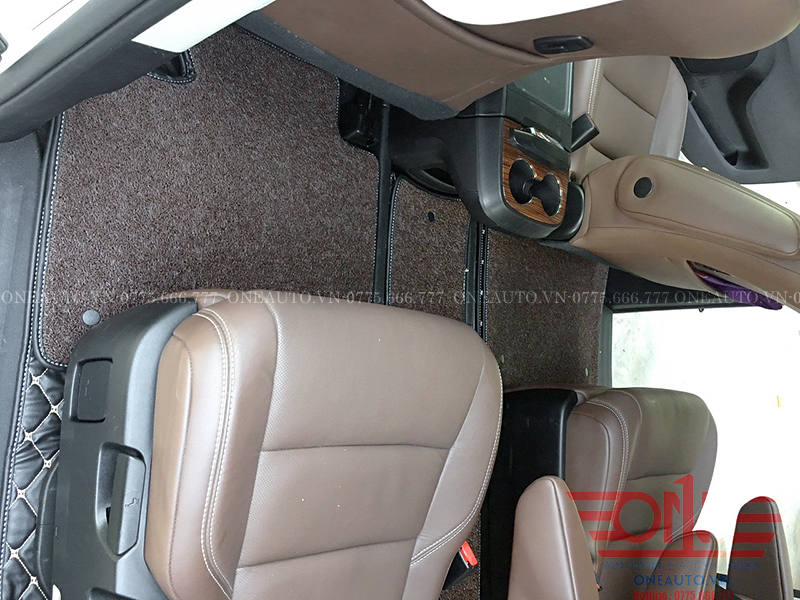 tham-lot-san-oto-toyota-sienna-ghe-sau