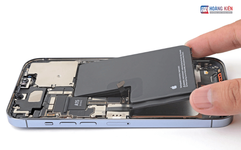 phuong-phap-thay-pin-moi-cua-apple-1