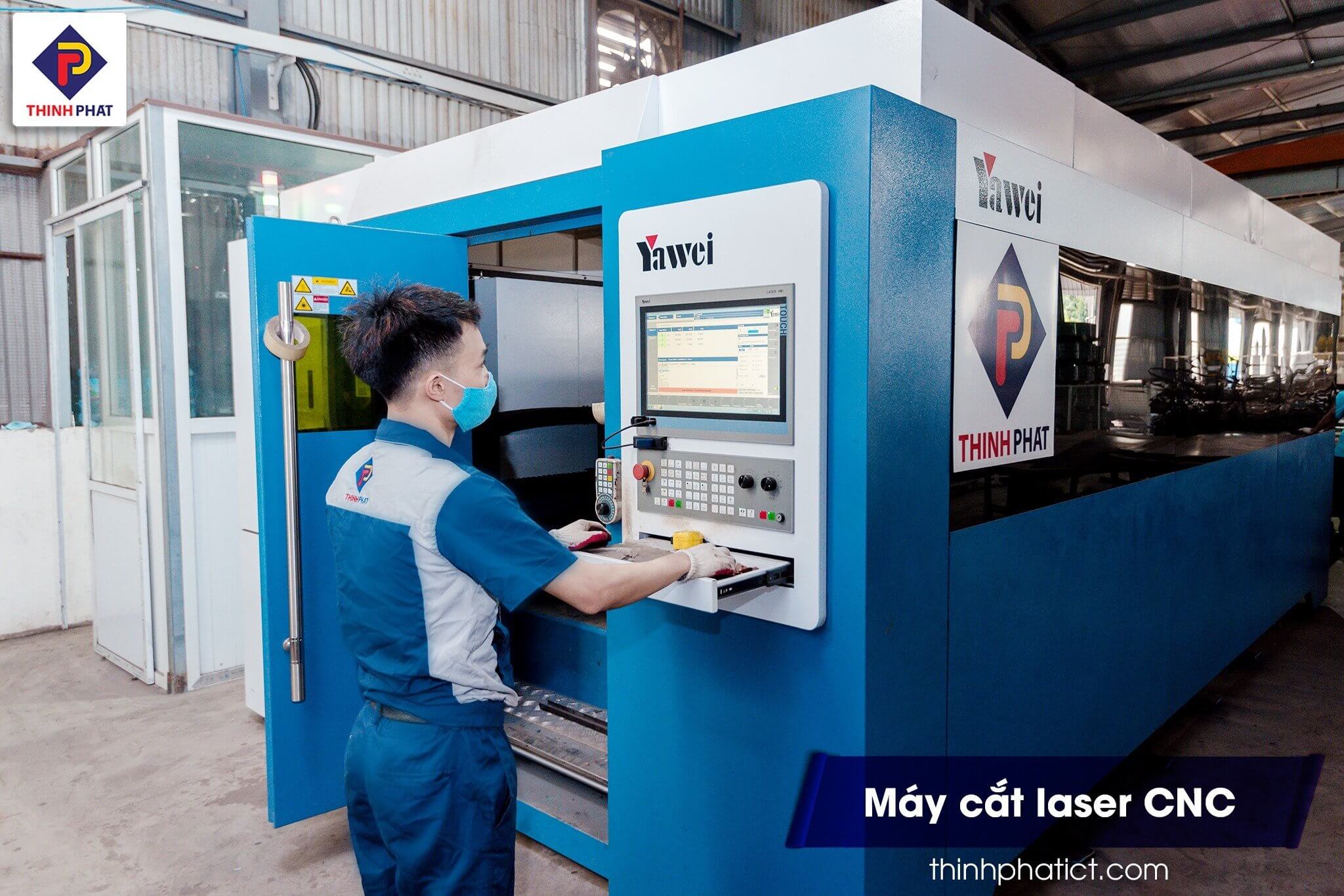 Máy cắt Laser CNC hiện đại tại nhà máy Thịnh Phát