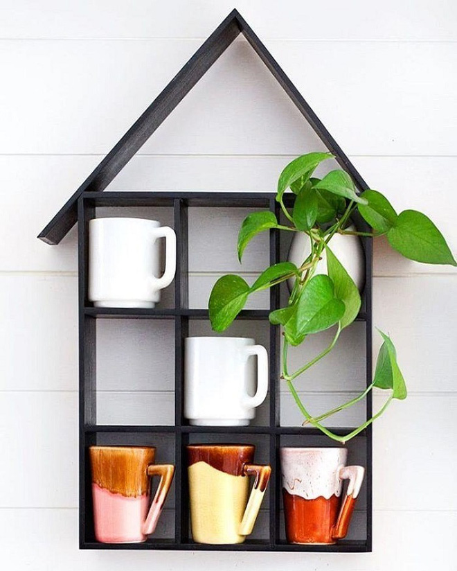 thiet-ke-ke-treo-tuong-de-cafe-cuc-cool