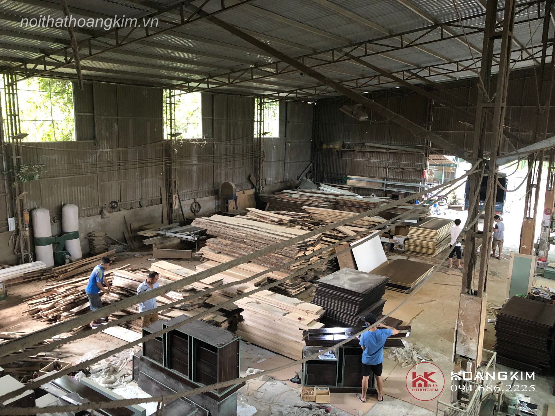 Xưởng sản xuất gỗ tự nhiên