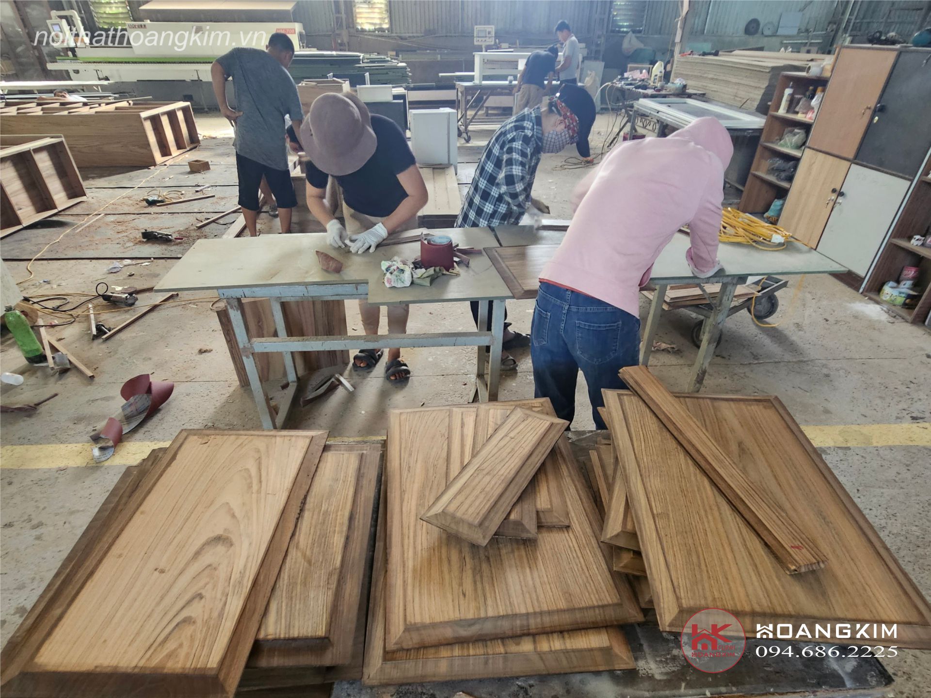 Xưởng sản xuất gỗ tự nhiên