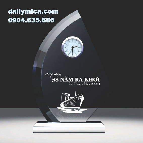 Kỉ Niệm Chương Mica