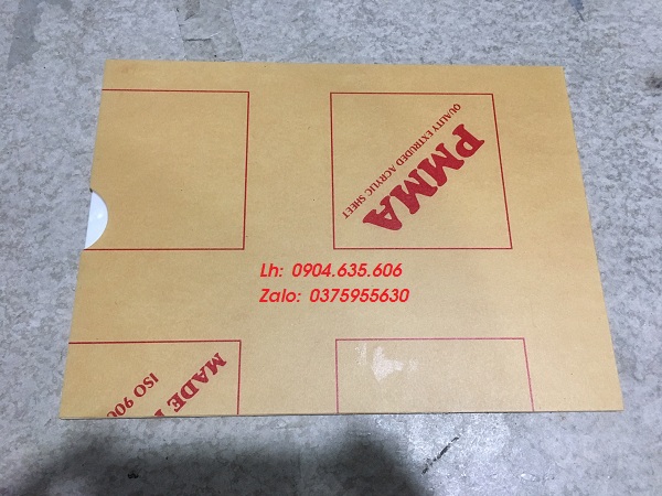 Kệ mica kẹp giấy A4 treo tường tại Hưng Yên