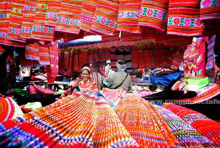 “Sắc hoa” Làng Văn hóa - Du lịch các dân tộc Việt Nam