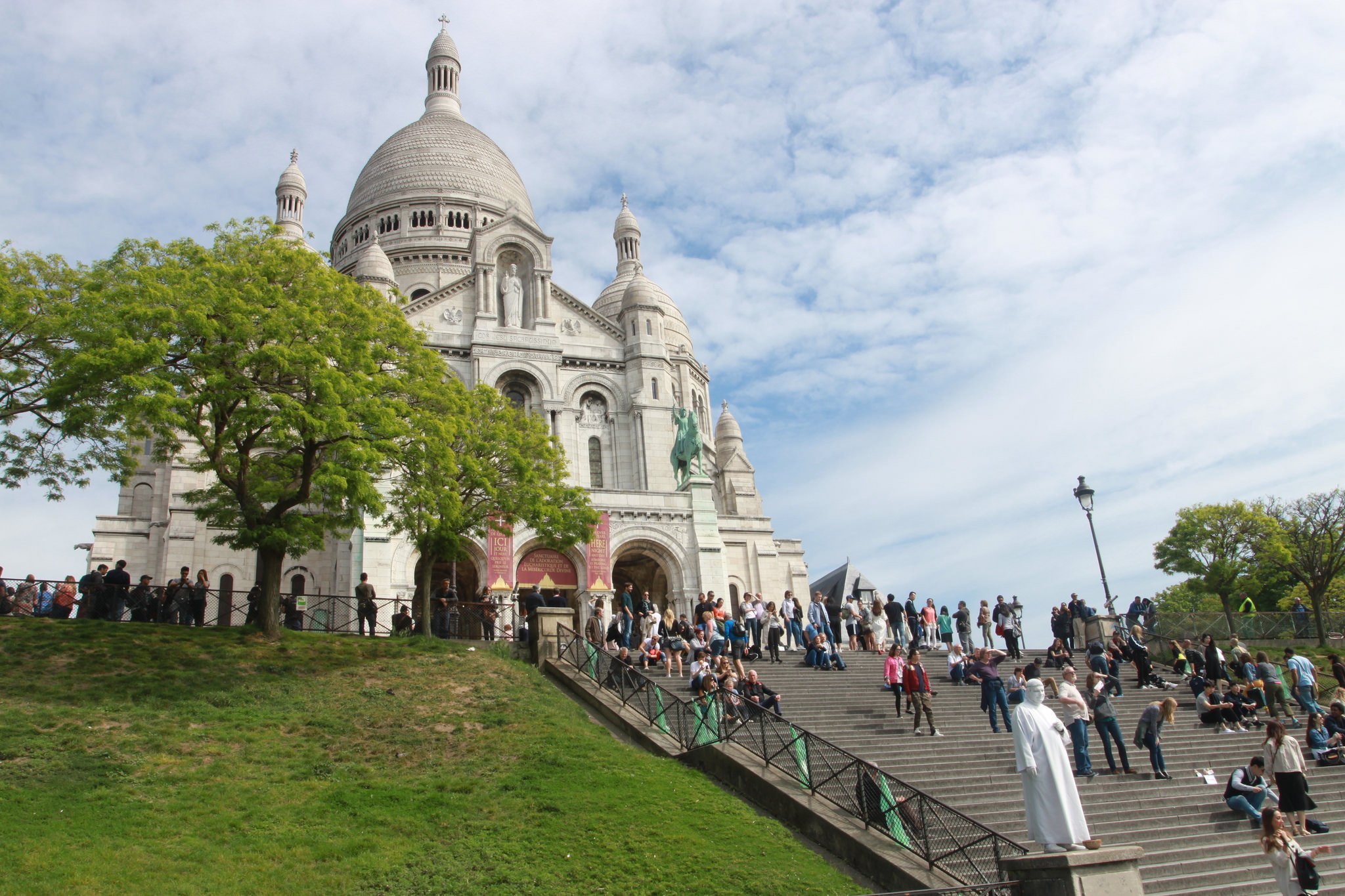 Dạo bước trên đồi Montmartre