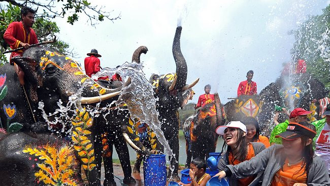 Lễ hội té nước Songkran