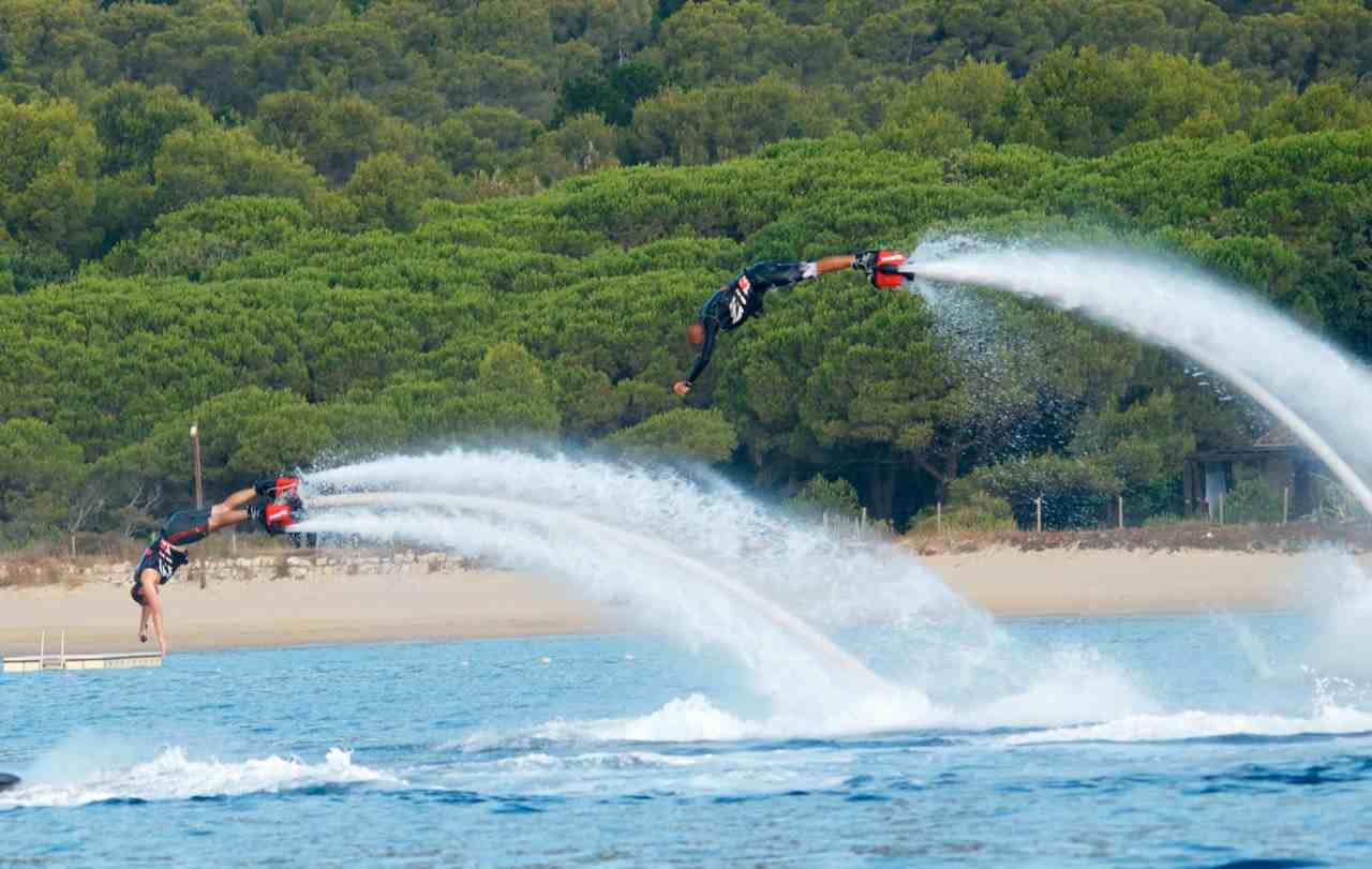 flyboard môn thể thao mạo hiểm