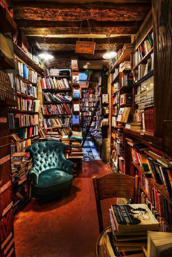 hiệu sách cổ nhất thế giới Shakespeare and Company