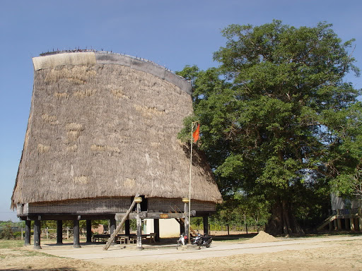 Nhà rông Kon Klor (Kon Tum)