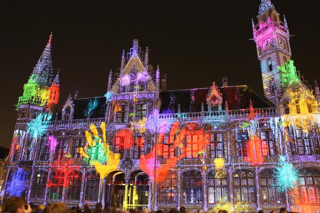 Lễ hội ánh sáng trên các con phố