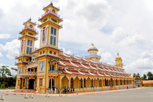 Tòa Thánh Cao Đài Tây Ninh Tour du lịch Tây Ninh 1 ngày