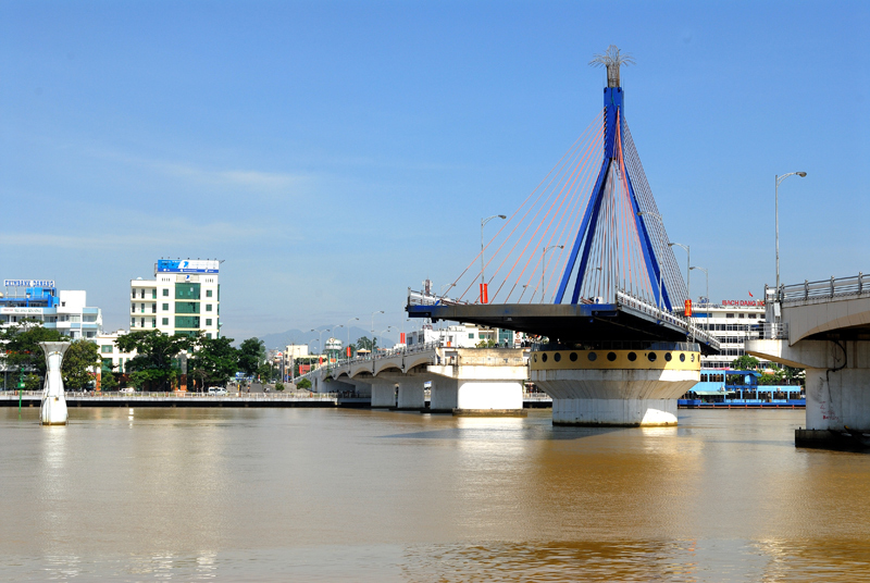 cầu quay sông hàn