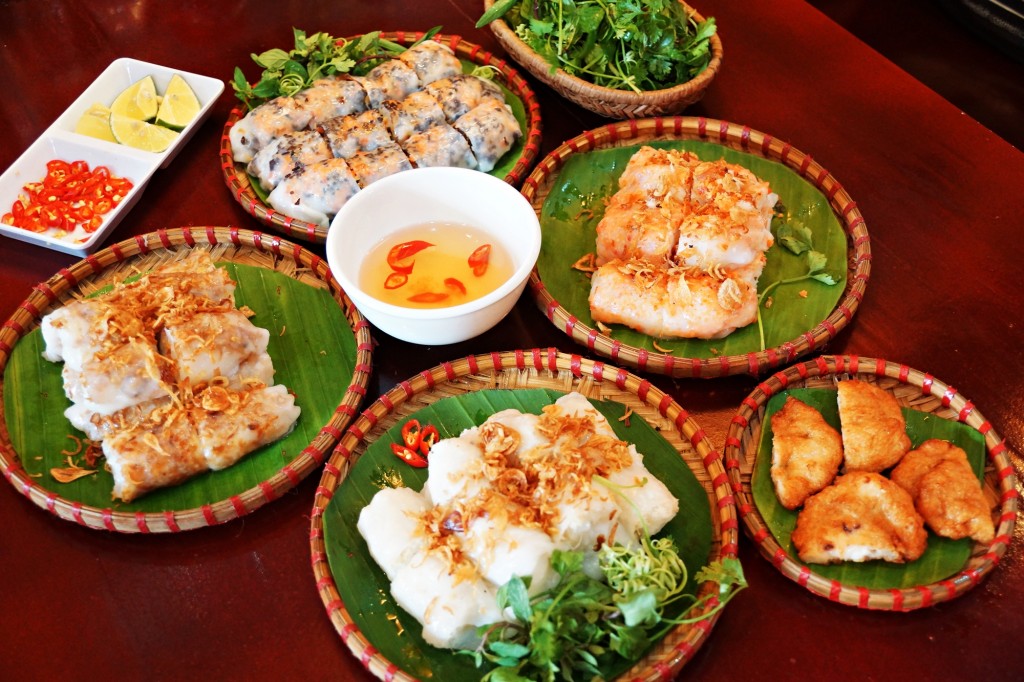 Bánh cuốn, xôi chả mực