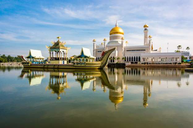 Nhà thờ Hồi giáo Sultan Omar Ali Saifuddin, Brunei