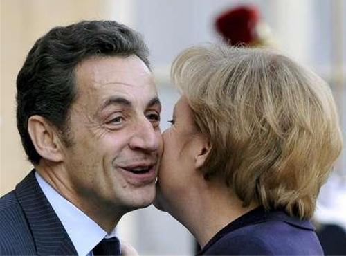 Nụ hôn vào ms thể hiện sự thân thiện