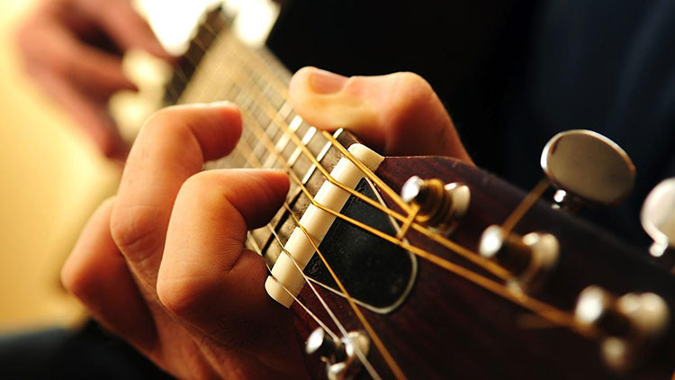 KỸ THUẬT SOLO GUITAR - ĐÁNH ÉP DÂY TRÊN ĐÀN GUITAR.