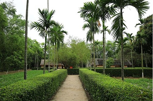 Di tích lịch sử Khu lưu niệm Chủ tịch Hồ Chí Minh tại Kim Liên- Nam Đàn
