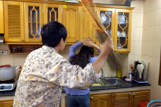 NHỮNG NGUYÊN NHÂN DẪN ĐẾN TÌNH TRẠNG BẠO LỰC GIA ĐÌNH VÀ BẠO HÀNH TRẺ EM