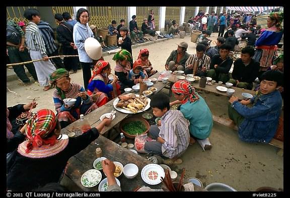 BAC HA MARKET TRIP
