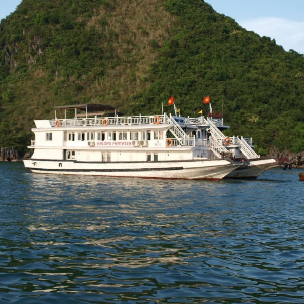 Halong bay 2 days / 1 night on boat