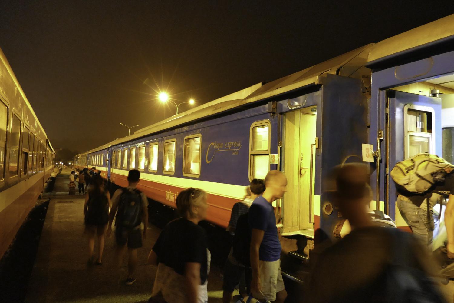 TRAIN HANOI - SAPA