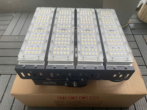 Đèn Pha LED Module 200W Hãng Zeus