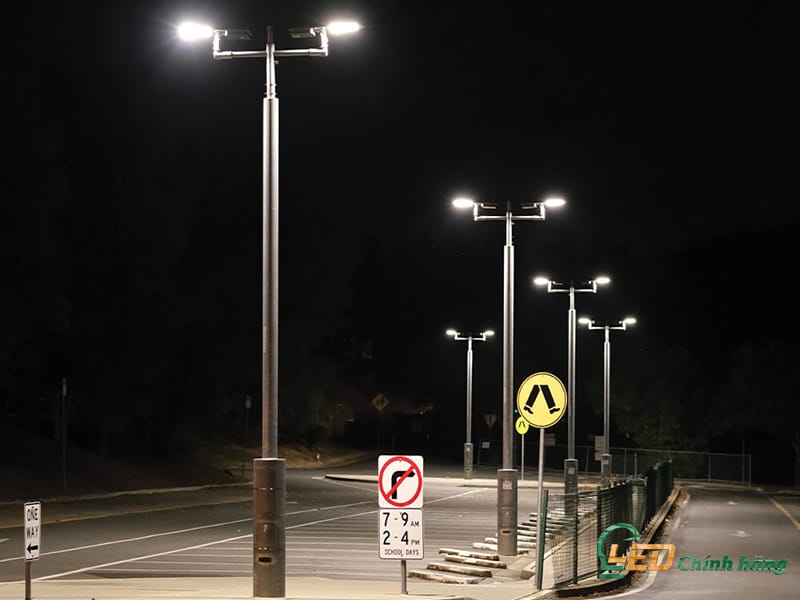 Lời Khuyên Từ Chuyên Gia Khi Lựa Chọn Đèn Năng Lượng Mặt Trời Ngoài Trời