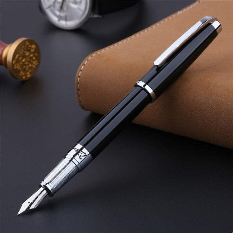 Bút máy cao cấp Picasso 918 thân màu đen cài màu bạc