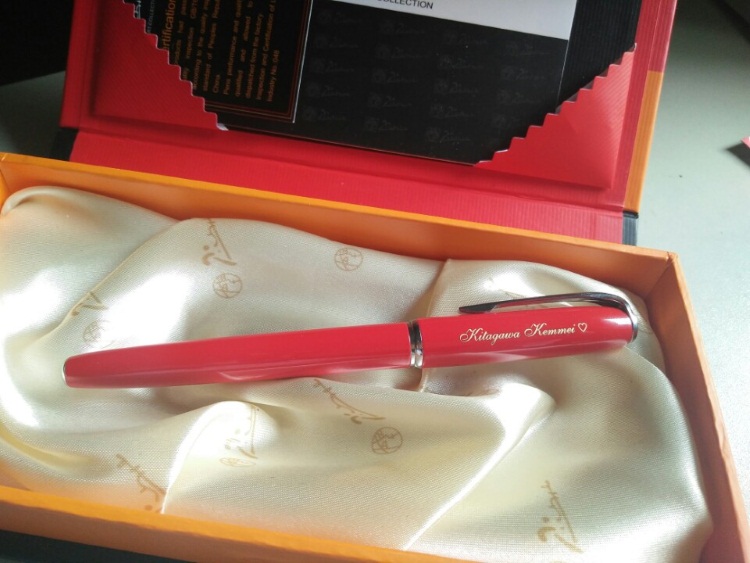 Khắc laser bút làm quà tặng