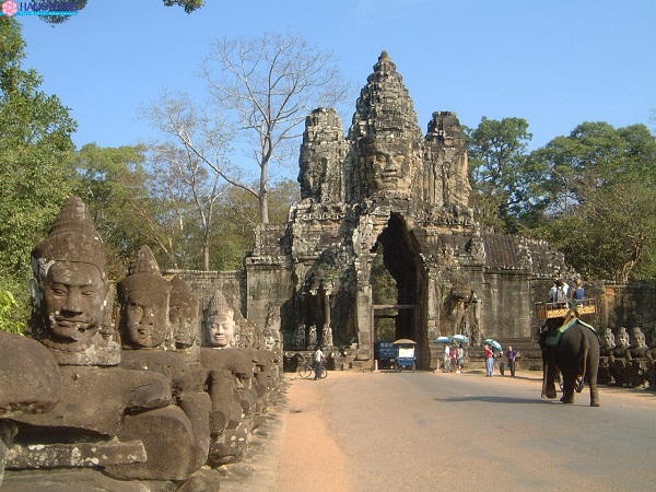 Cổng nam Angkor Thom Campuchia