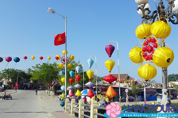 Top 20 Địa Điểm Đón Tết 2025 - Trải Nghiệm Khó Quên