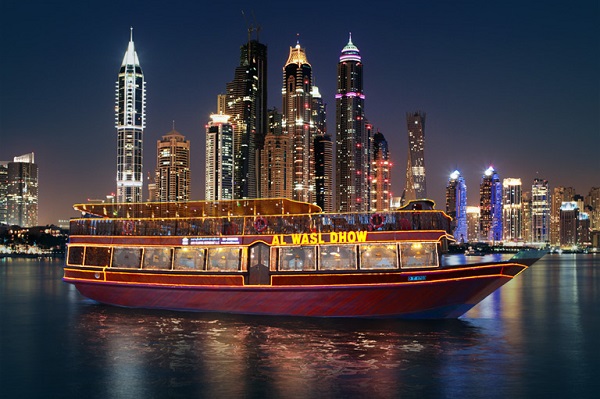 du thuyền Dhow Cruise tại Dubai