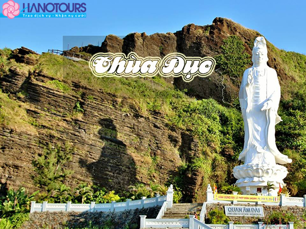 Đường lên chùa Đục tại Lý Sơn